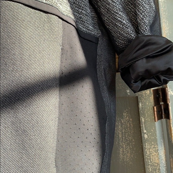 Lululemon dark grey mandarin collar raglan jacket - Picture 16 of 16